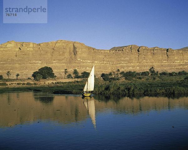 10647304  Ägypten  Nordafrika  Feluke  River  Fluss  Landschaft  Nil  Segelboot