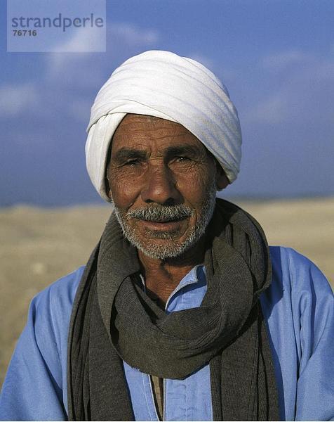 10647306  Ägypten  Nordafrika  Fellache  Mann  Nil  Porträt  Senioren