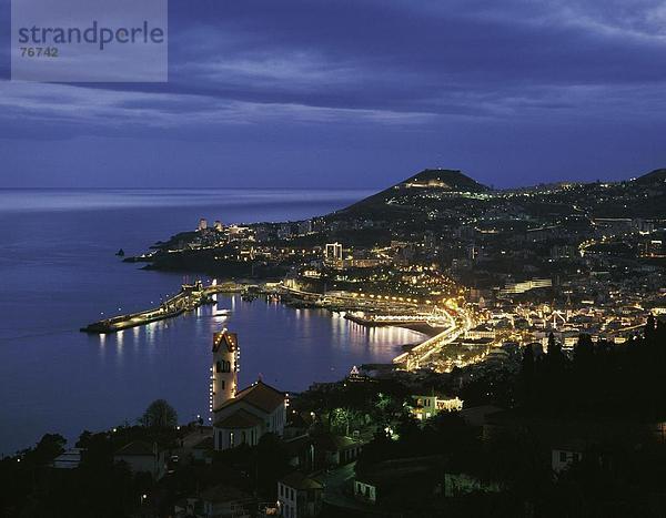 10647332  Funchal  Hafen  Port  Küste  Madeira  Meer  Nacht  in der Nacht  Portugal  Stadt  Stadt  Überblick