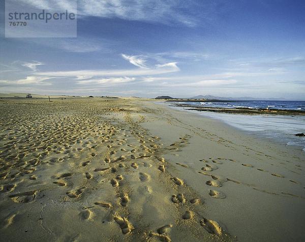 10647360  Fuerteventura  Fuerteventura  Fußabdrücke  Kanarische Inseln  Inseln  Empty  Meer  Sand  Spanien  Europa  Titel  Spuren  Strand
