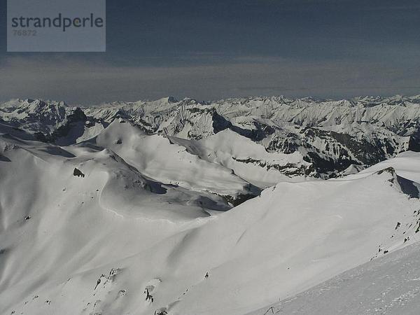 Panorama Landschaftlich schön landschaftlich reizvoll Europa Berg Alpen Berner Oberland Kanton Bern Schnee Schweiz
