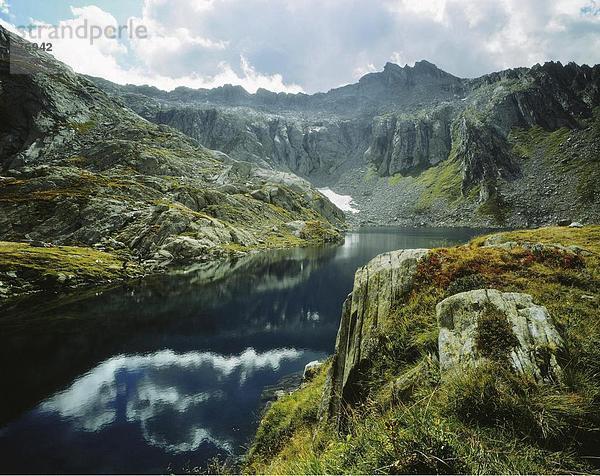 Felsbrocken Landschaftlich schön landschaftlich reizvoll Europa Berg Steilküste Natur Alpen Bergsee Schweiz Kanton Tessin