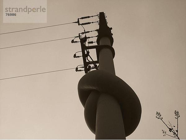 10647846  Übersicht  Extreme  Energie  Knoten  Kunst  Geschicklichkeit  Mast  Stange  Skulptur  schwarz und weiß  Stream  Strom  Stream-Mast  s
