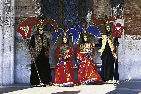 10648025  Tradition  Group  Italien  Europa  Karneval  Kostüme  Masken  Tradition  Venedig  Veneto  Kleider  Verschleierung  Lust