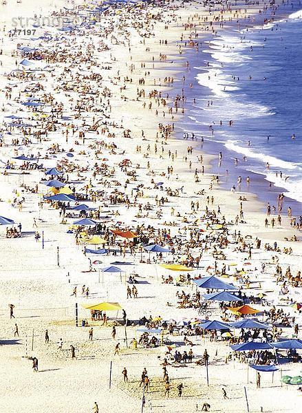 10648122  Baden  Schwimmen  Strand  Brasilien  Südamerika  Copacabana  Freizeit  Menschen  Meer  Person  Rio De Janeiro  Strand
