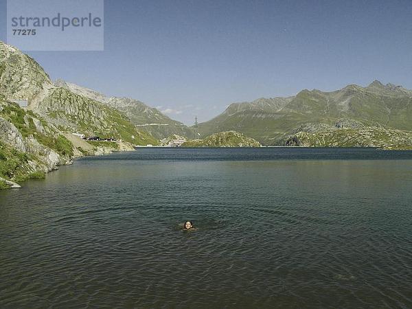 Landschaftlich schön landschaftlich reizvoll Berg Energie energiegeladen baden Kraftwerk Alpen Berner Oberland Kanton Bern