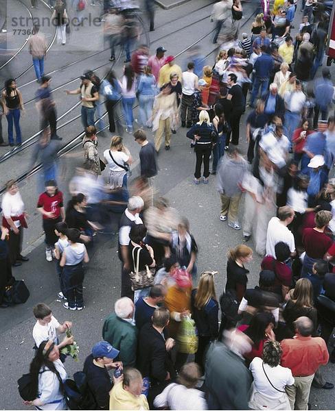 10649030  Fussganger  Menschen  Menschenmenge  keine Modell Release  Fußgänger  Schweiz  Europa  Stadt  Stadt  Zürich  overvie