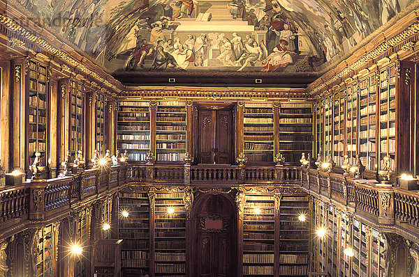 10649848  Bibliothek  Bücher  Decke  Gemälde  historischen  innerhalb  Kloster Strahov  Kultur  Prag  Halle  Strahovsky Klaster