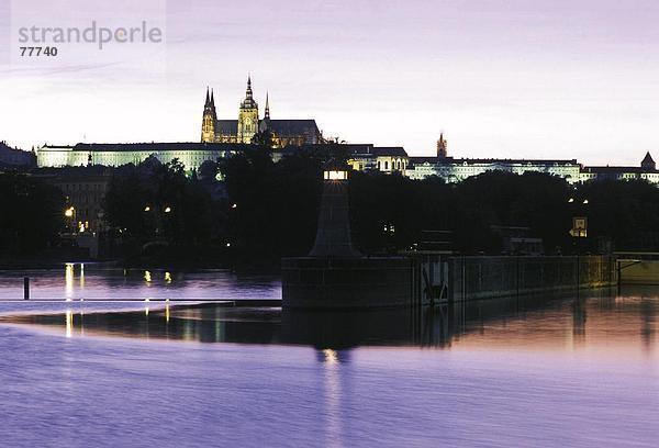 10649853  River  Fluss  Hradcany  Moldawien  Nacht  in der Nacht  Prag  Prager Burg  Stimmung  Tschechien  Europa