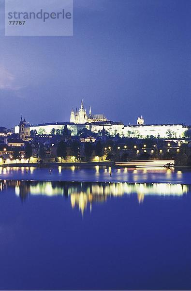 10649880  Altstadt  Fluss  Fluss  Hradschin  Karlsbrücke  Moldawien  Nacht  in der Nacht  Prag  Tschechien  Europa