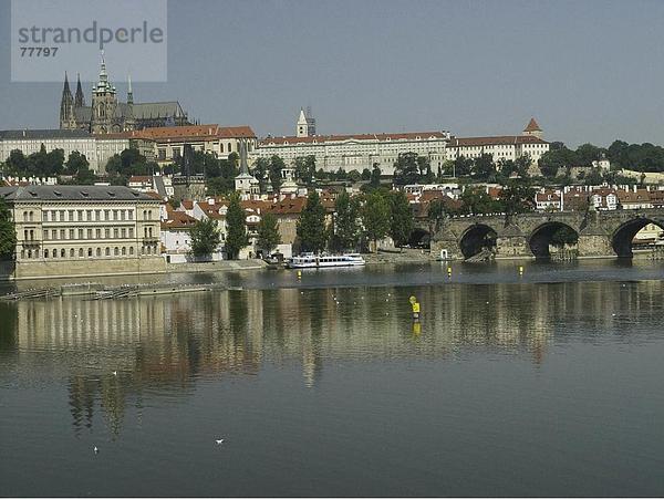 Anzeigen von 10649913  River  Fluss  Hradcany  Charles Brücke  Moldawien  Prag  Prager Burg  Tschechien  Europa  Veitsdom
