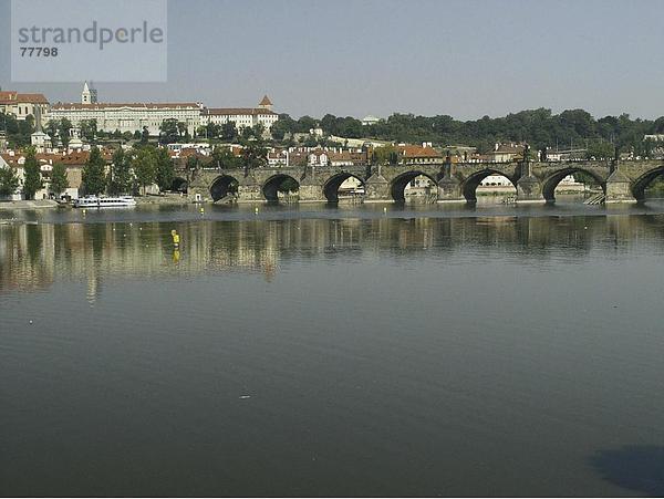10649914  River  Fluss  Hradcany  Charles Brücke  Moldawien  Prag  Prager Burg  Tschechien  Europa