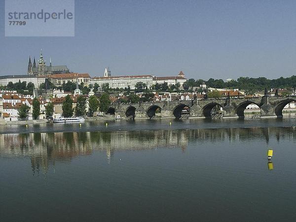Anzeigen von 10649915  River  Fluss  Hradcany  Charles Brücke  Moldawien  Prag  Prager Burg  Tschechien  Europa  Veitsdom