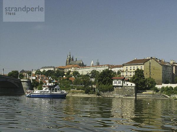 10649931  Boot  Bridge  River  Fluss  Hradcany  Moldawien  Prag  Prager Burg  Tschechien  Europa