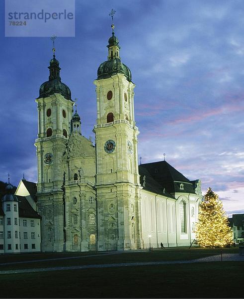 10651261  Dämmerung  Dämmerung  Fassade  Kirche  Kloster  Münster  Nacht  in der Nacht  Schweiz  Europa  Stadt  City  St. Gallen  pen
