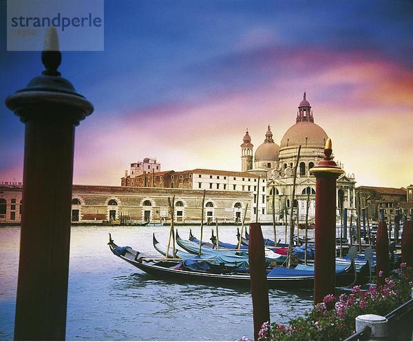 10651322  Blumen  Effekt  Gondeln  Italien  Europa  Kanal  Kanal  Kirche  Kitsch  Venedig