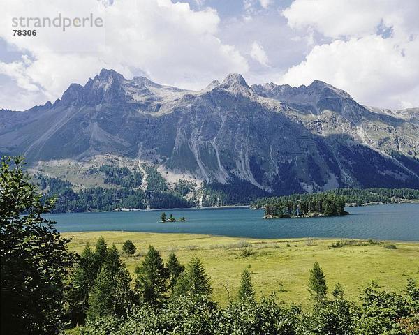 Landschaftlich schön landschaftlich reizvoll Europa Berg Alpen Kanton Graubünden Schweiz
