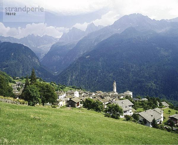 Landschaftlich schön landschaftlich reizvoll Europa Berg Europäische Union EU Dorf Alpen Kanton Graubünden Schweiz