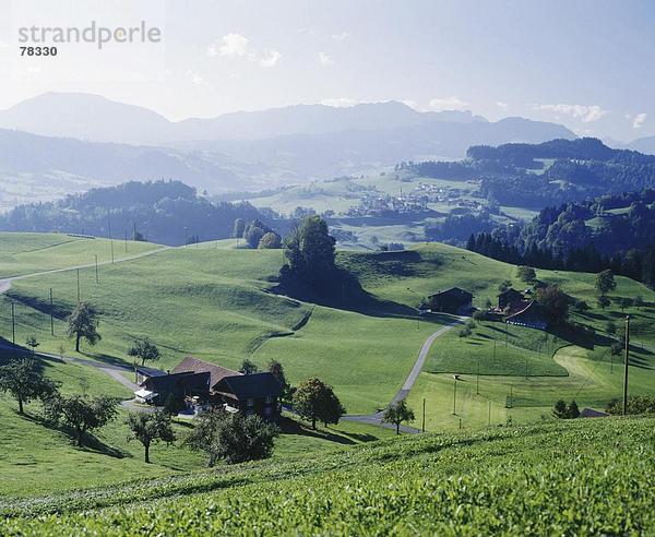 Landschaftlich schön landschaftlich reizvoll Europa Hügel Landwirtschaft Feld Kanton Luzern Schweiz