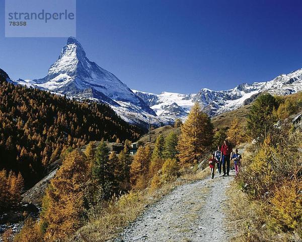 10651532  alpine  Alpen  Berge  Familie  Herbst  Landschaft  Matterhorn  Sehenswürdigkeit  Berg  Schweiz  Europa  model release