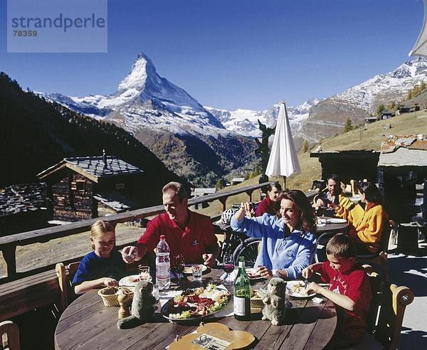 10651533  alpine  Alpen  Ausflug  Berge  Bergrestaurant  Speisen  Essen  Familie  Findeln  Fleisch  Speisen  Herbst  Matterho