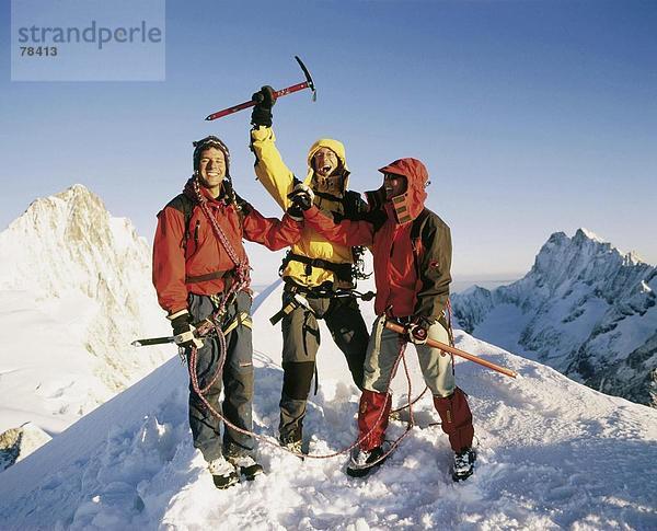 10651637  alpine  Alpen  Berge  Bergsteigen  Sport  Aufstieg  Klettern  Finsteraarhorn  Hintergrund  Freude  Gipfel  Peak  gro