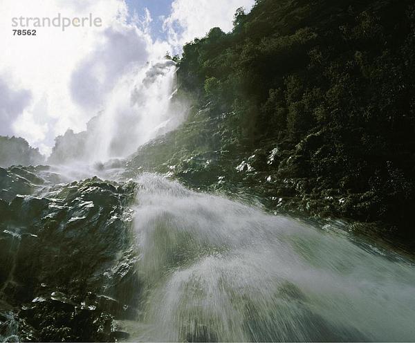 10652195  Übersicht  Fels  Klippe  Himmel  Natur  Wasser  Wasserfall