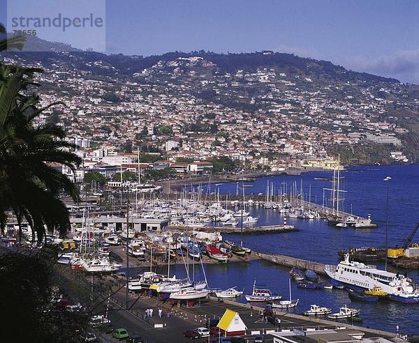 Hafen Wohnhaus Gebäude Urlaub Querformat Insel Atlantischer Ozean Atlantik Funchal Madeira Portugal