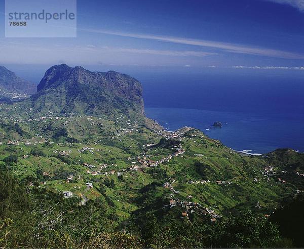 Landschaftlich schön landschaftlich reizvoll Wohnhaus Gebäude Urlaub Meer Querformat Insel Atlantischer Ozean Atlantik Madeira Porto Portugal