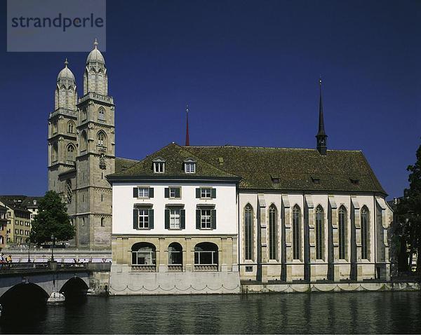 10753237  Architektur  Europa  Europäische  Urlaub  Fluss  Fluss  Bauwirtschaft  Errichtung  Grossmunster  Horizontal  Kathedrale