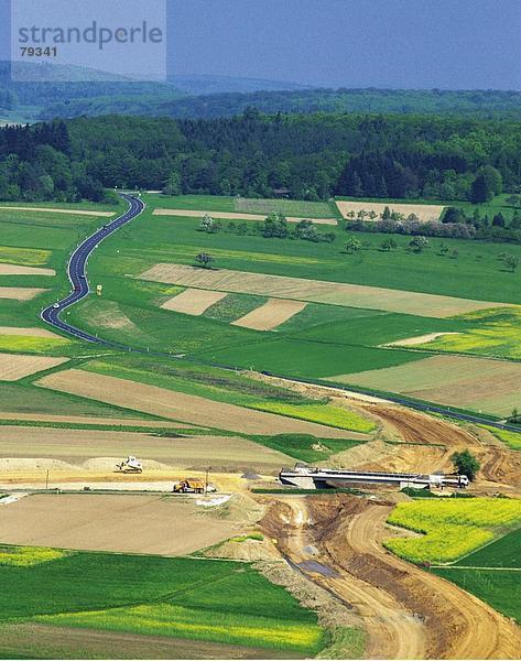 10760733  Architektur  Autobahn  Bau  Baustelle  Feld  Frankreich  Europa  Saison  Landschaft  Natur  Sommer  Straße