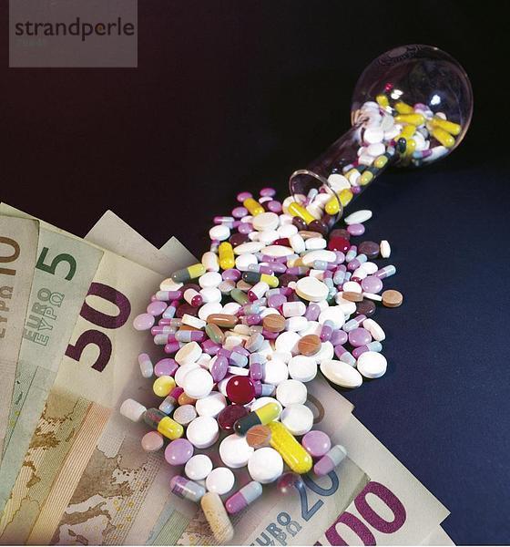 10761037  Medikament  Medikament Kosten  Banknote  Rechnung  Finanzen  Finanzmarkt  Geld  Banknote  Bill  Kosten im Gesundheitswesen  Gesundheit