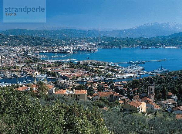 hoch oben Hafen Ansicht Flachwinkelansicht La Spezia Winkel Italien Ligurien
