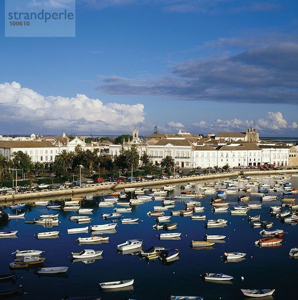 Boote im Hafen  Algarve  Portugal