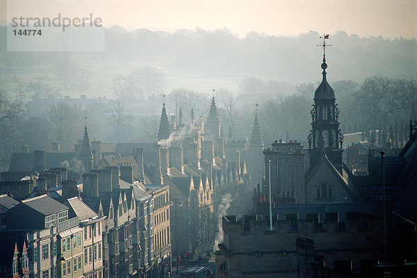 Stadt Oxford im Nebel