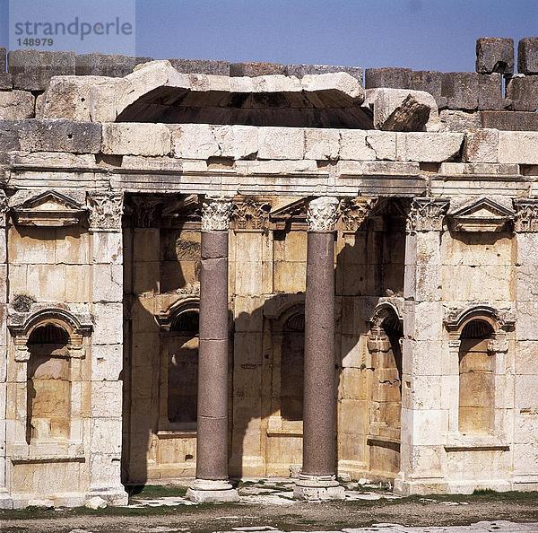 Ruinen der Tempel  Baalbek  Bekaa-Ebene im Libanon