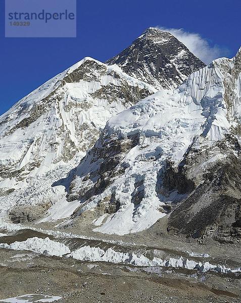 Schneebedeckten Gebirgszug  Mt. Everest  Khumbu  Himalaya  Nepal