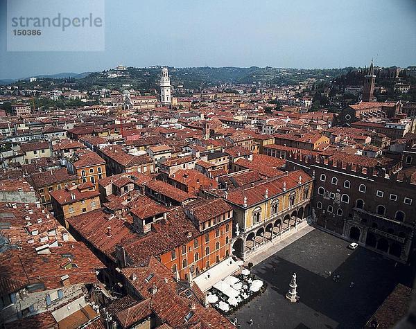 Luftbild des Palastes in Stadt  Verona  Provinz Verona  Region Venetien  Italien