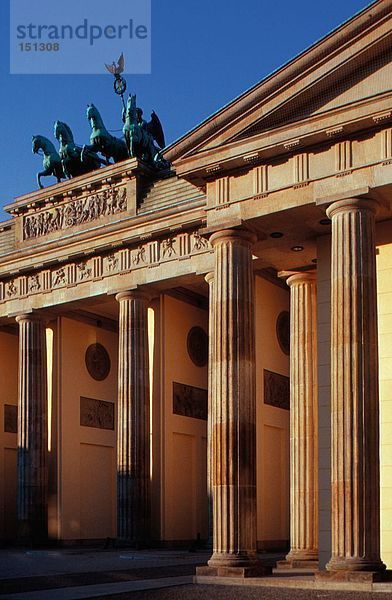 Untersicht of Torbogen  Brandenburger Tor  Pariser Platz  Berlin  Deutschland