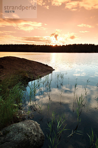 See bei Sonnenuntergang  Mikkeli  Finnland