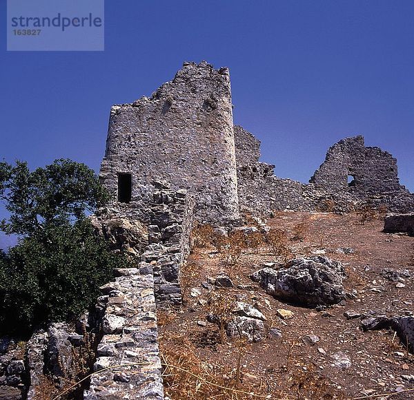 Alte Ruinen der Burg auf Hill  Dodecanese Inseln  Rhodos  Griechenland