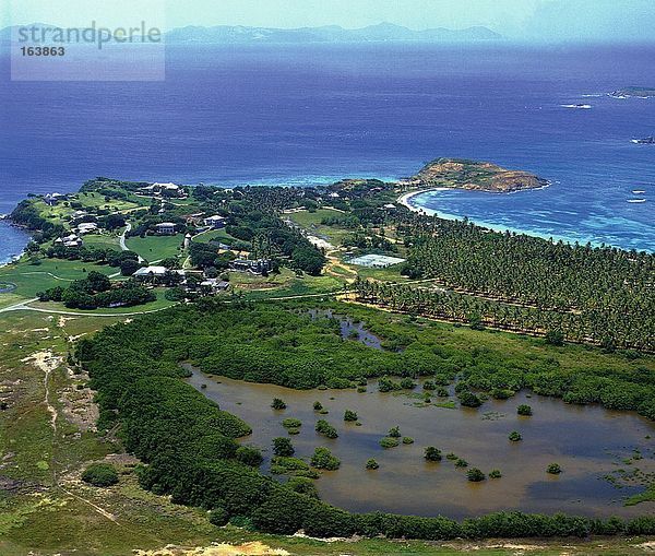 Luftbild der Insel Mustique  Grenadinen  Inseln unter dem Winde  Grenada