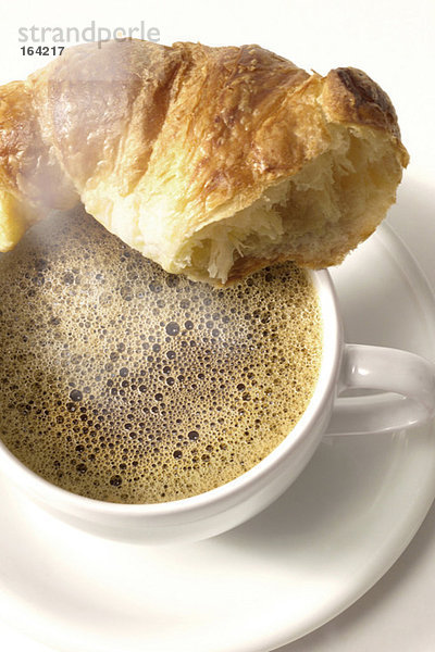 Croissant und Kaffee