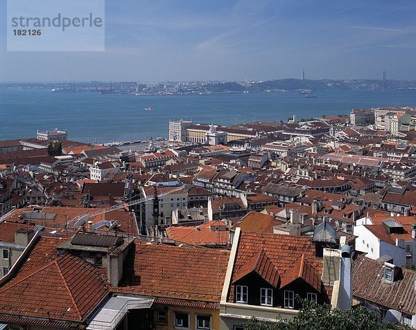 Erhöhte Ansicht der Stadt  Lissabon  Portugal