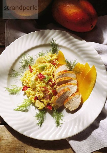 Curry-Reissalat mit Huhn und Mango