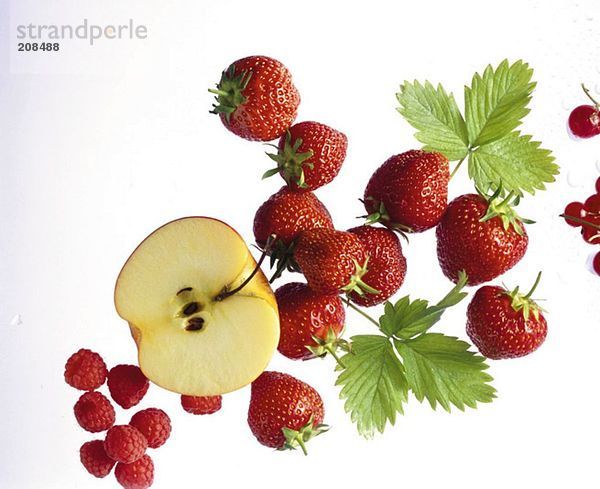 Erdbeeren  Himbeeren  Johannisbeeren & Apfel