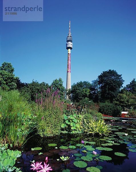 Fernsehturm im Park  Florianturm  Westfälische Park  Dortmund  Nordrhein-Westfalen  Deutschland