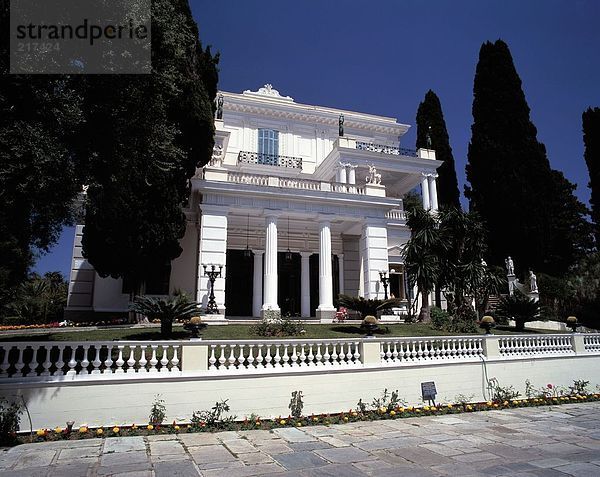 Fassade des Palais  Achillion Palace  Corfu  Greece