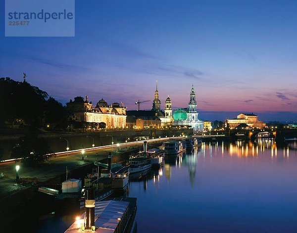 Flussufer Ufer Opernhaus Oper Opern Nacht Kirche Elbe Dresden Deutschland Sachsen