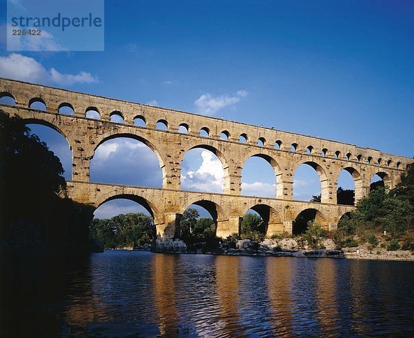 Untersicht der Brücke  Pont du Gard  Roussillon  Languedoc  Frankreich